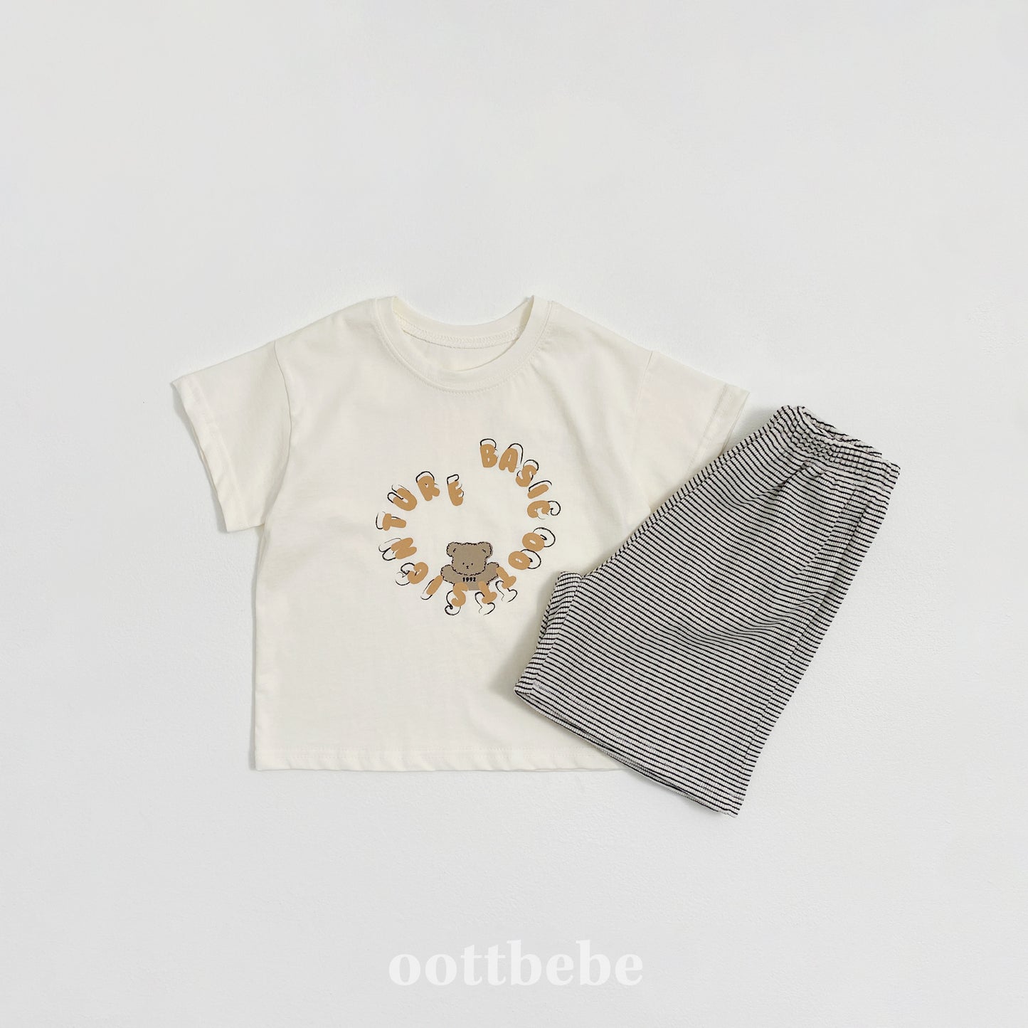 (Pre-order) OOTTBEBE - Otti Signature Top and Bottom Set 오띠시그니쳐상하복 (2 Colors)