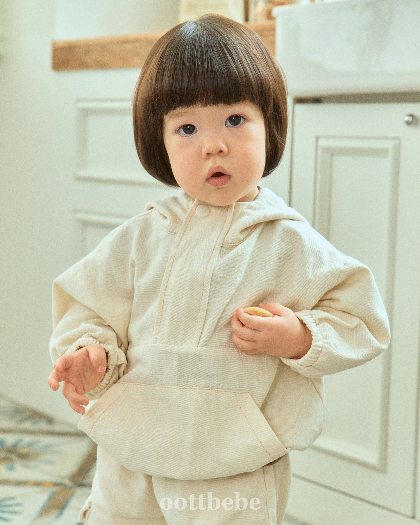(Pre-order) OOTTBEBE - Stitch Hooded Jacket 스티치후드아노락 (2 Colors)