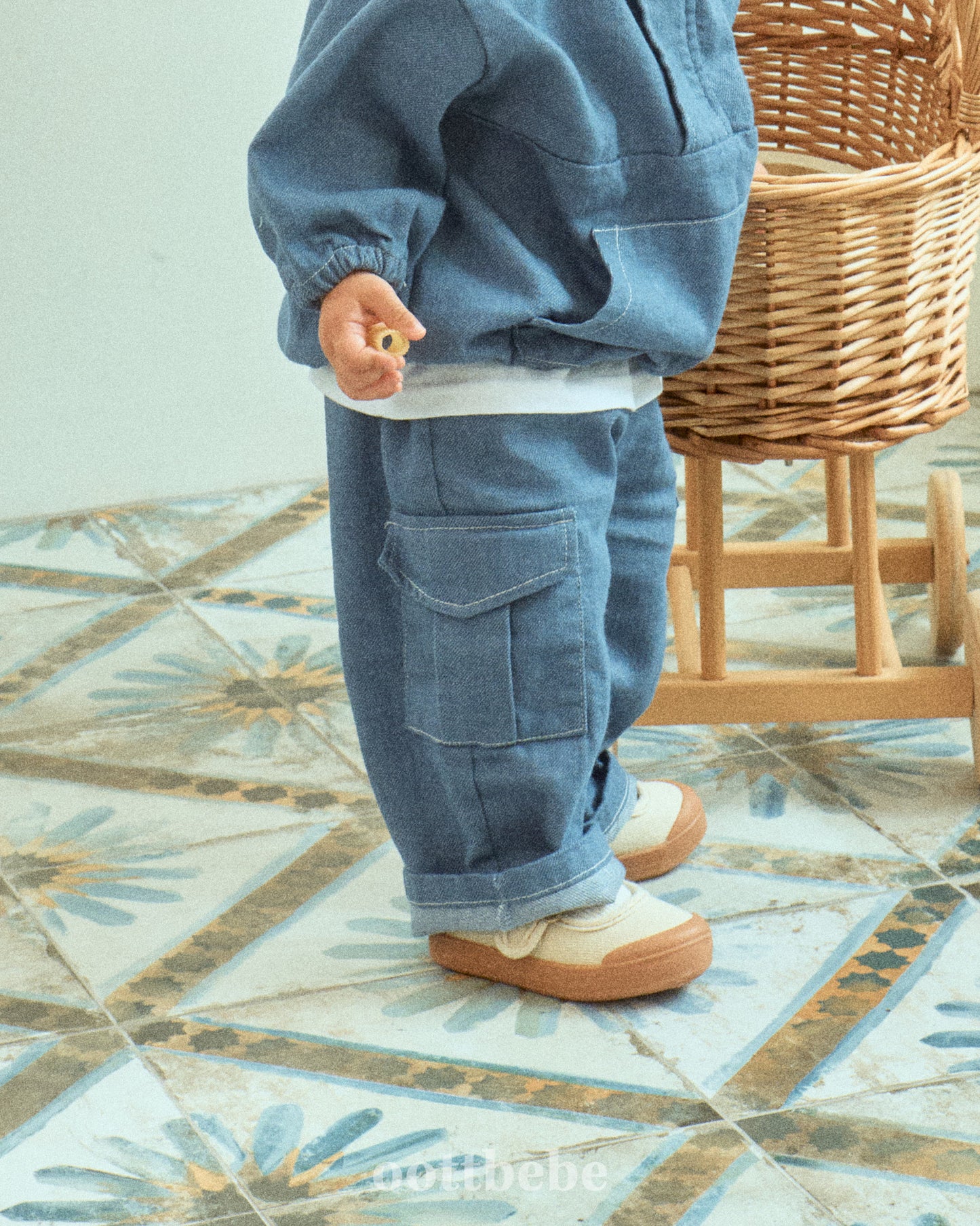(Pre-order) OOTTBEBE - Stitch Cargo Pants 스티치카고팬츠 (2 Colors)