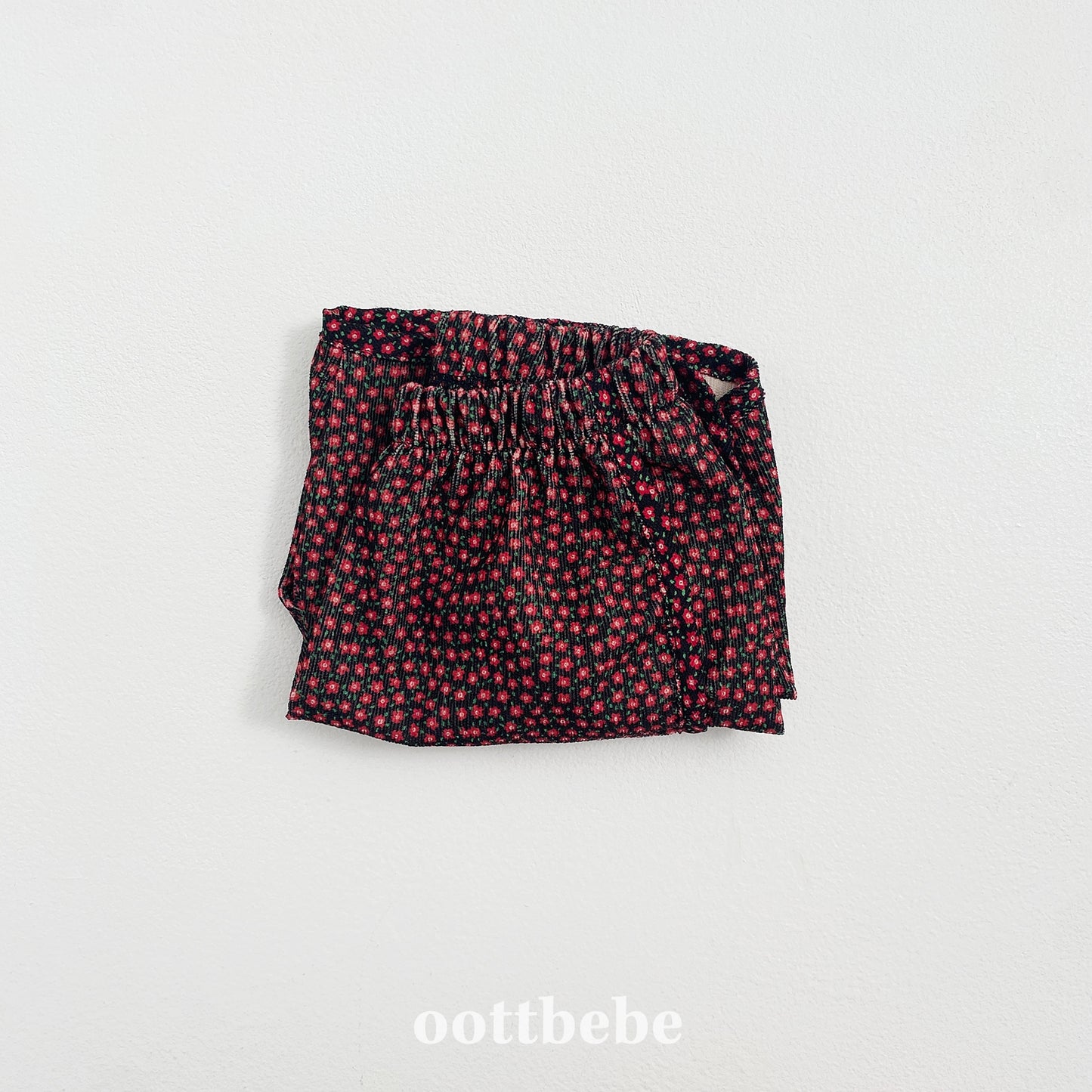 (Pre-order) OOTTBEBE - Bloom Pants (6/10 Length) 블룸팬츠(6부) (2 Colors)
