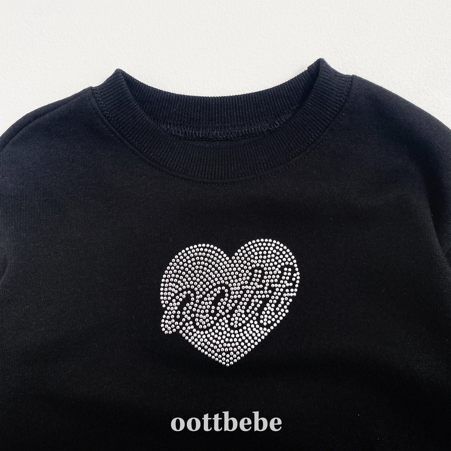 (Pre-order) OOTTBEBE - OT Bling Sweatshirt OT블링맨투맨 (2 Colors)