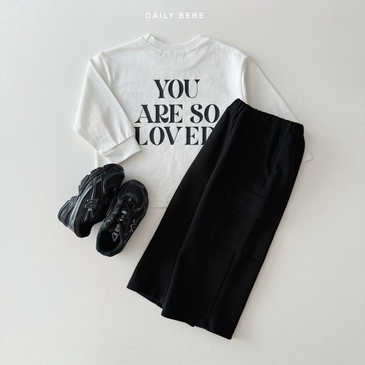 (Pre-order) Daily Bebe - Kids’ Loved Tee 러브드티 (2 Colors)
