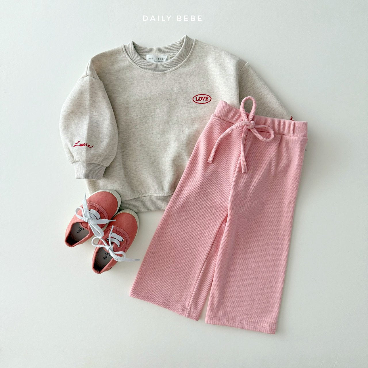 (Pre-order) Daily Bebe - Kids’ Love Point Sweatshirt 러브포인트 맨투맨 (2 Colors)