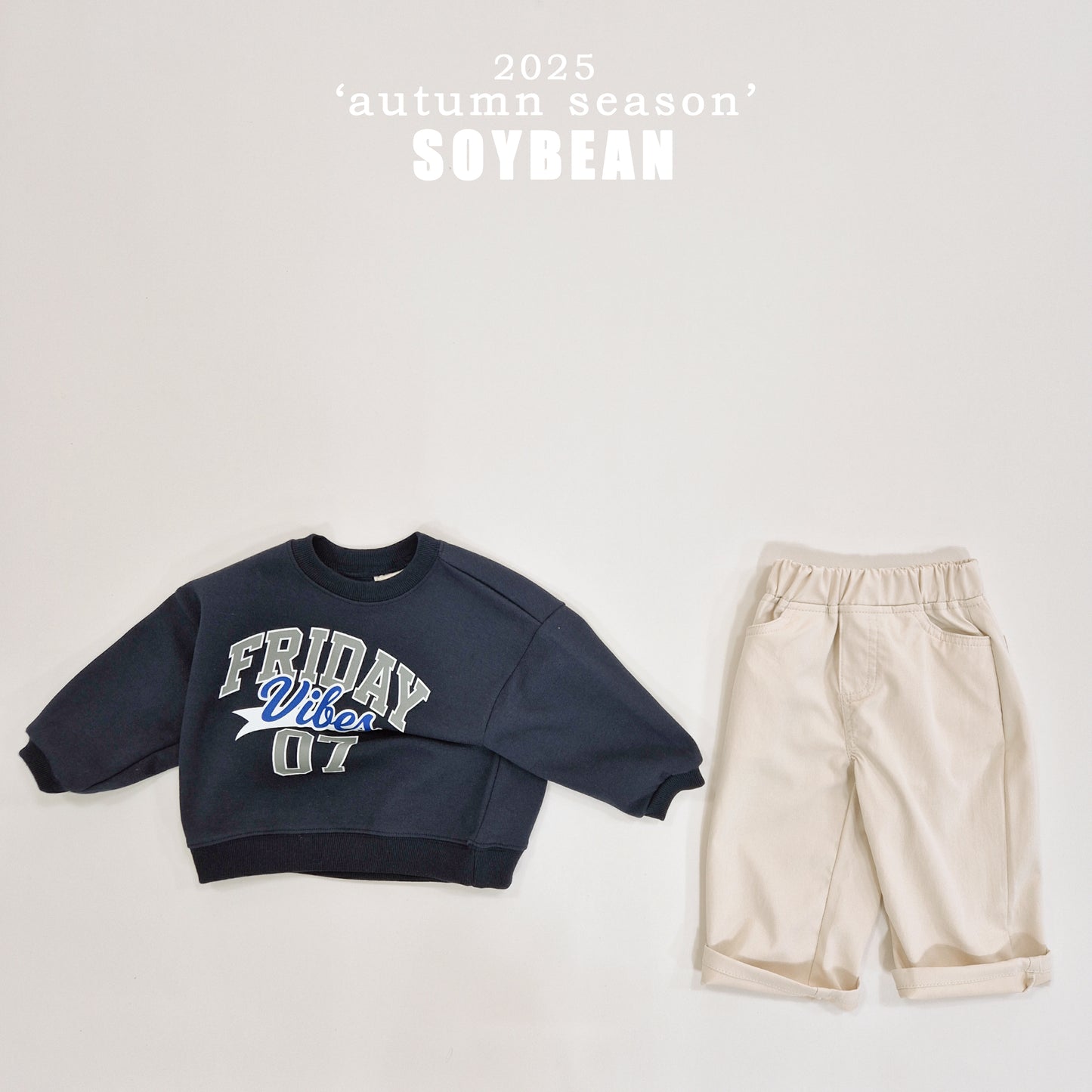 (Pre-order) Soybean Kids - Friday Lettering Sweatshirt 프라이데이맨투맨 (2 Colors)