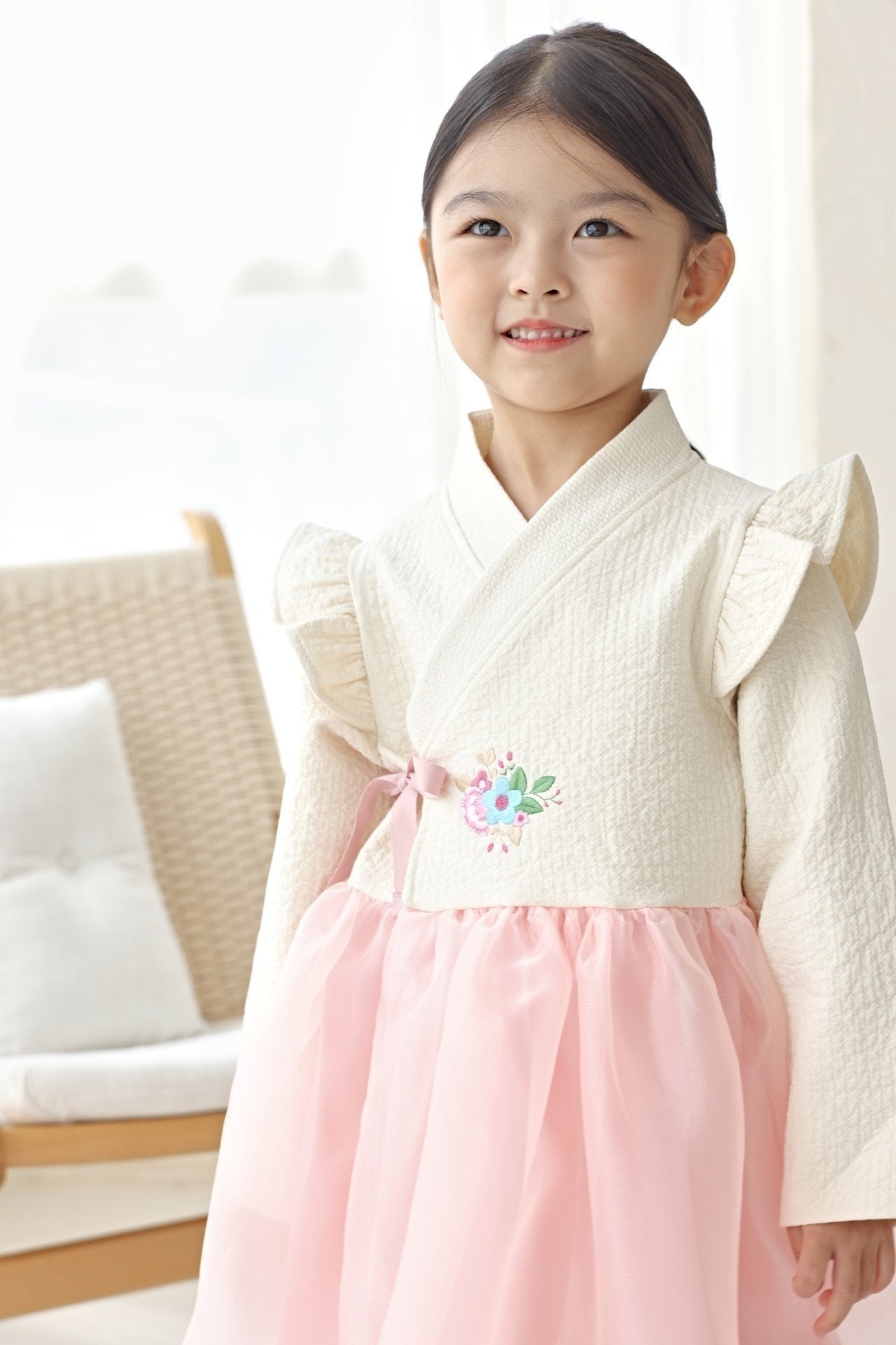 (Pre-order) bbb - Assi Hanbok 아씨한복 (Pink)