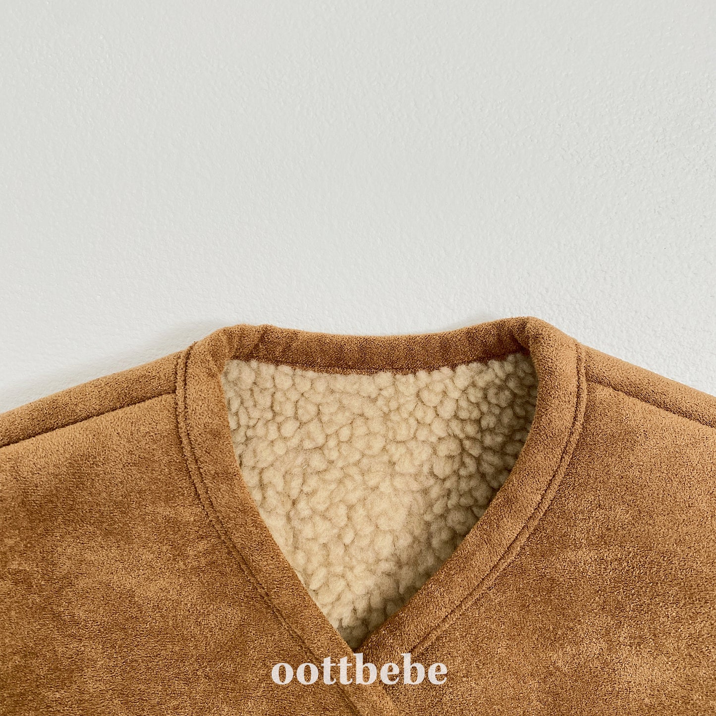 (Pre-order) OOTTBEBE Winter - Mustang Vest 무스탕베스트