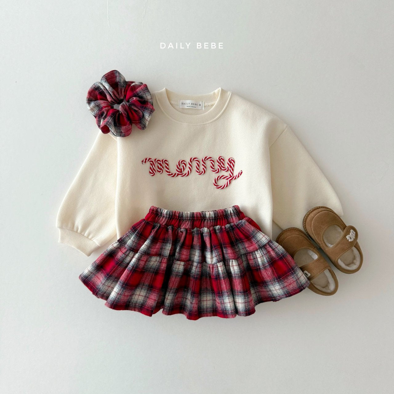 (Pre-order) Daily Bebe Winter - Kids' Embroidered Merry Candy Cane Sweatshirt 자수메리맨투맨 (2 Colors)
