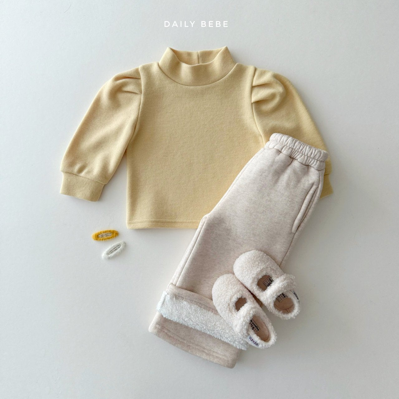 (Pre-order) Daily Bebe Winter - Kids' Peach Puff Mock-Neck Top 피치 퍼프티 (2 Colors)