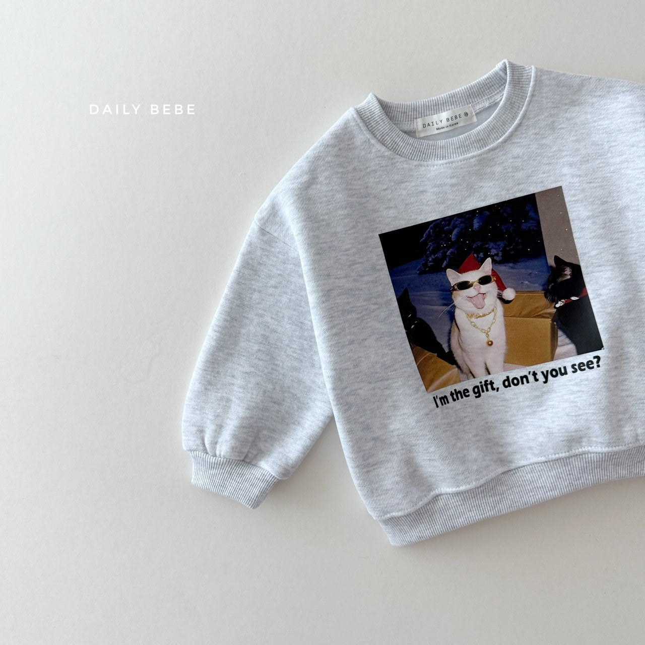(Pre-order) Daily Bebe Winter - Kids' Santa Kitty Graphic Sweatshirt 산타냥이 맨투맨