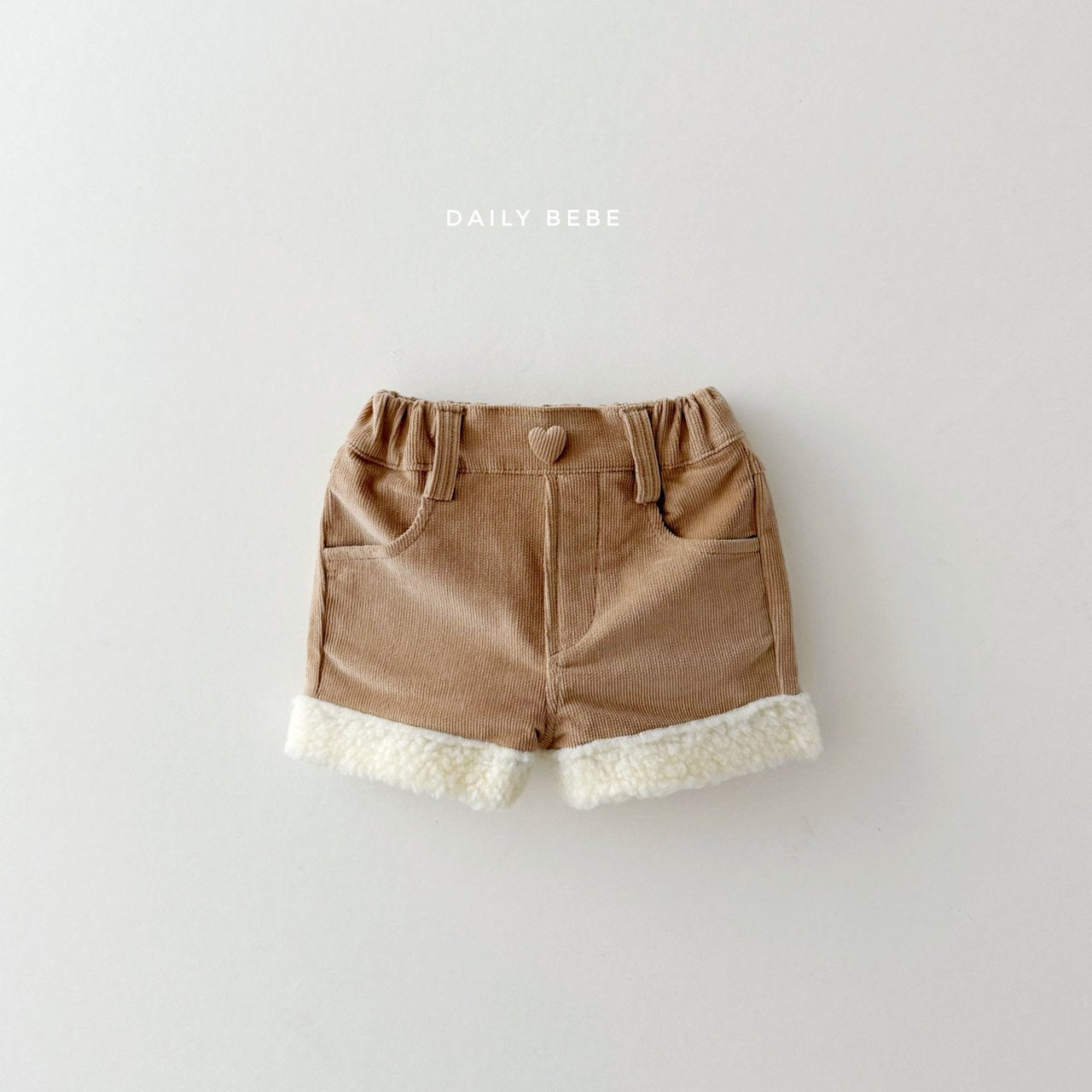 (Pre-order) Daily Bebe Winter - Kids' Fuzzy Heart Shorts 뽀글 하트 반바지 (2 Colors)