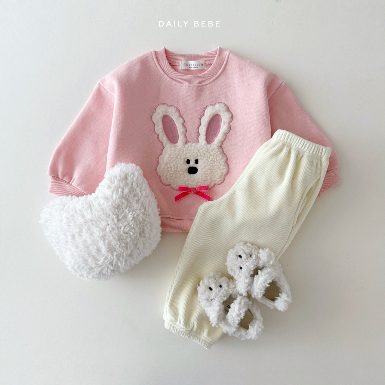 (Pre-order) Daily Bebe Winter - Kids' Fuzzy Ribbon Sweatshirt 뽀글 리본 맨투맨 (2 Colors)