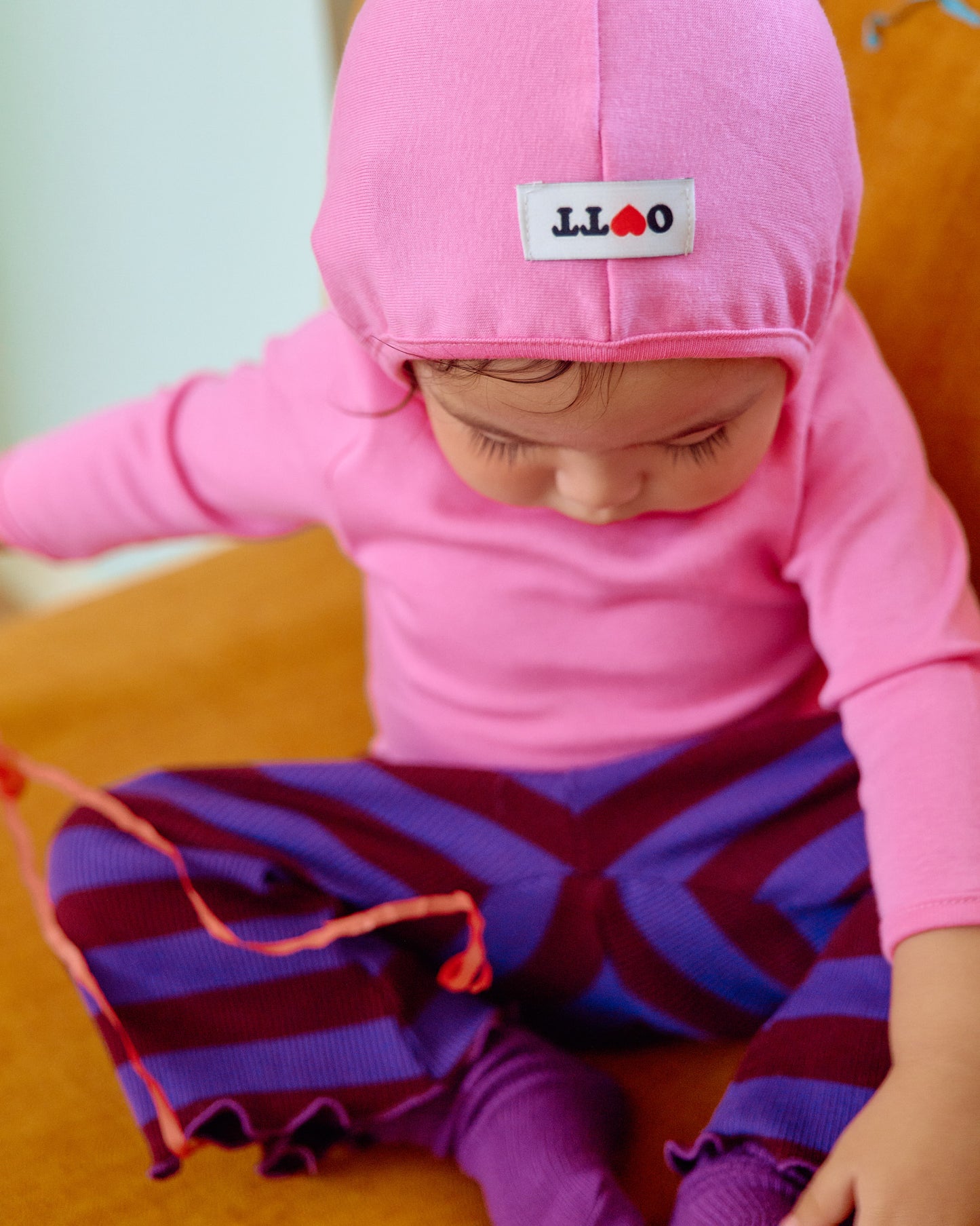 (Pre-order) OOTTBEBE Fall - Retro Hooded Tee - 레트로후드쫄티 (4 Colors)