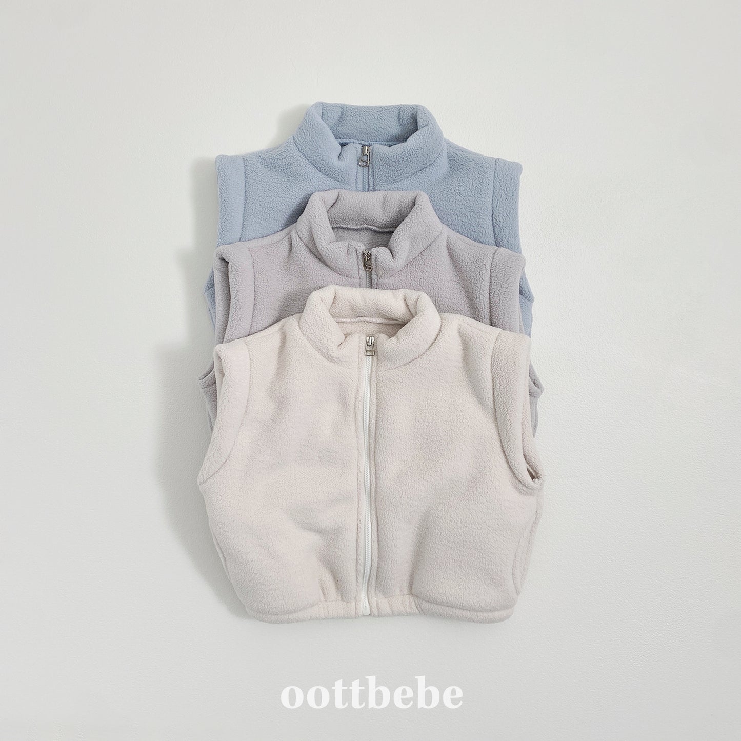 (Pre-order) OOTTBEBE Winter - Fleece Manta Vest 후리스가오리조끼 (3 Colors)