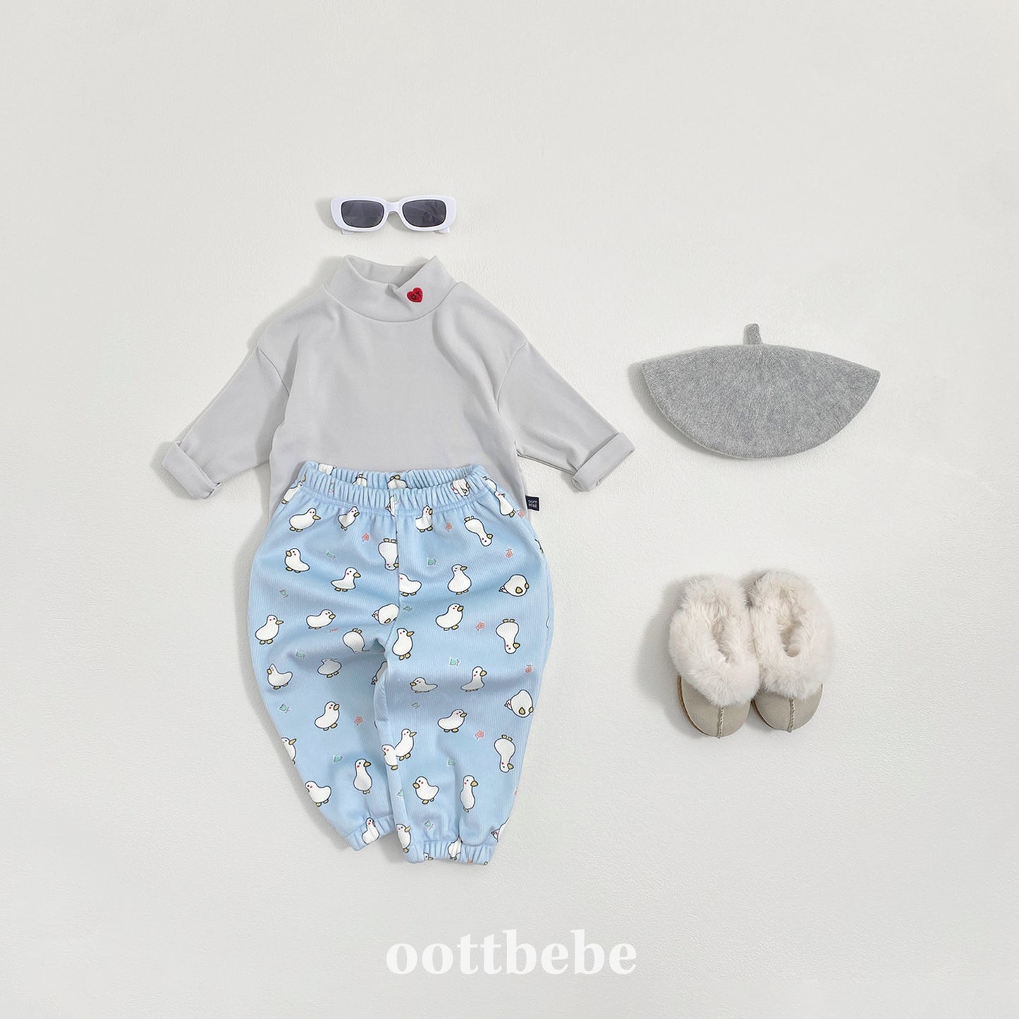 (Pre-order) OOTTBEBE Winter - Signature Heart Turtleneck Tee OT하트폴라티 (4 Colors)