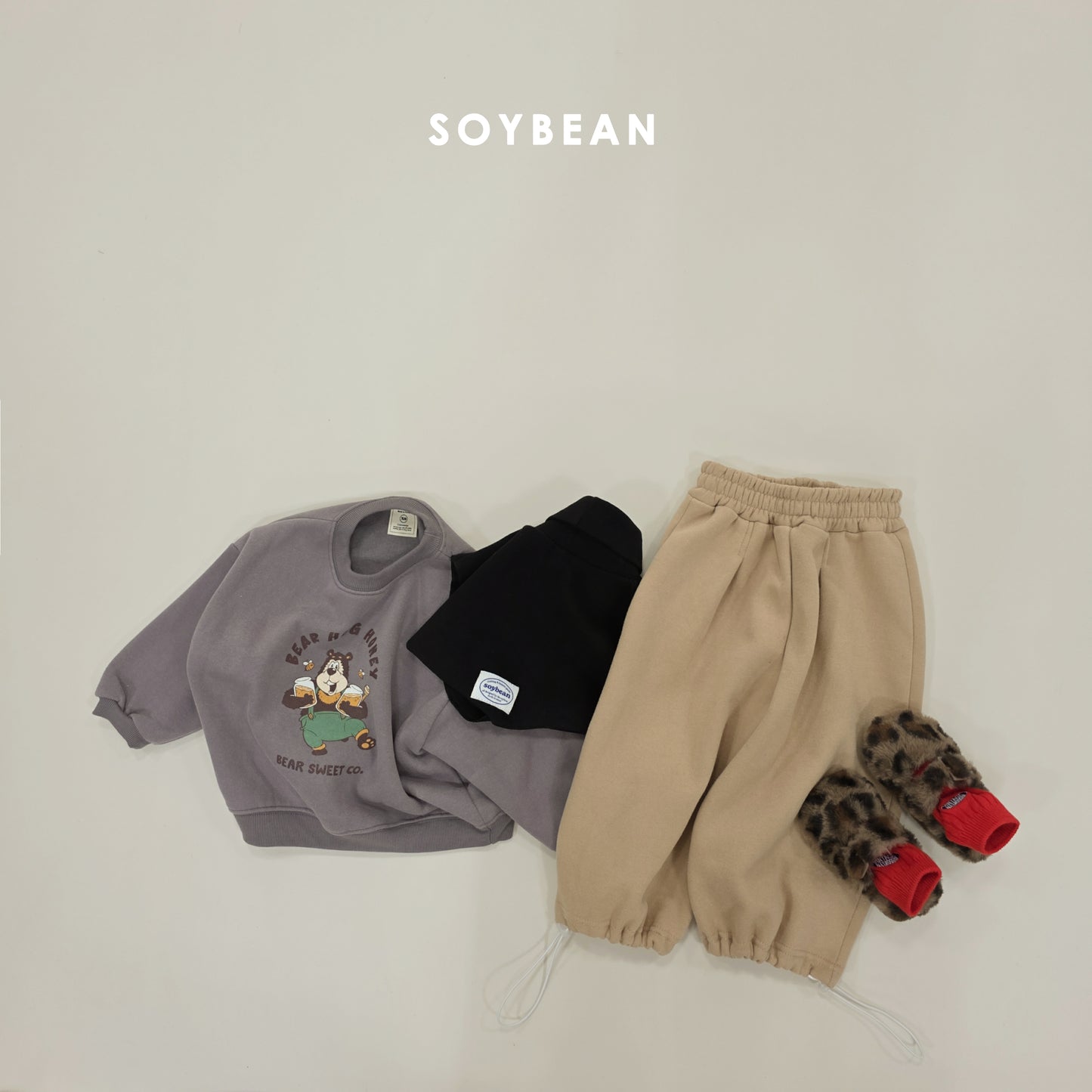 (Pre-order) Soybean Kids Winter - Honey Bear Fleece-Lined Sweatshirt 허니베어양기모맨투맨 (2 Colors)
