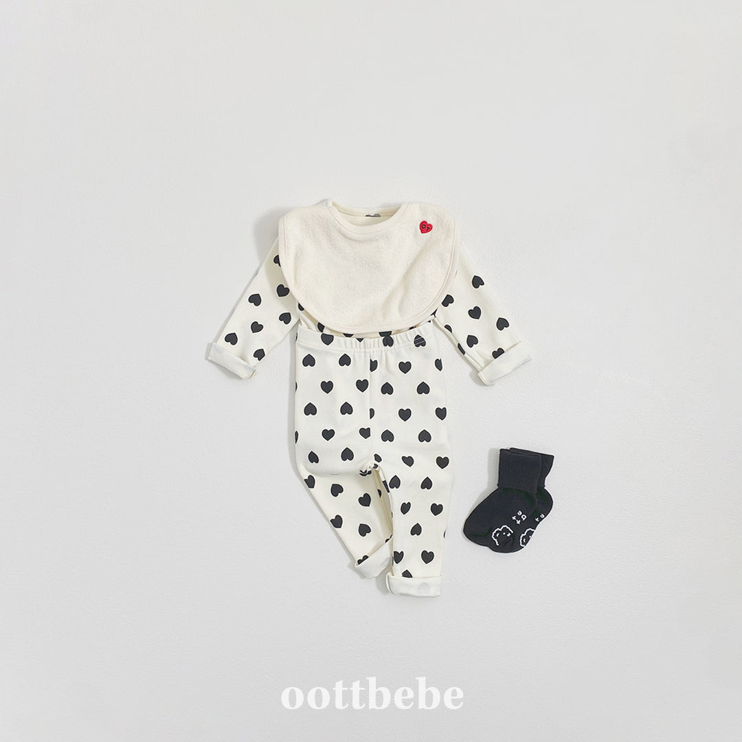 (Pre-order) OOTTBEBE Winter - Heart Pajama Set 하트실내복 (2 Colors)