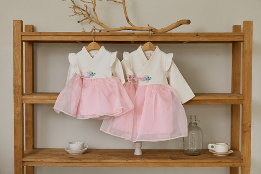 (Pre-order) bbb - Assi Hanbok 아씨한복 (Pink)