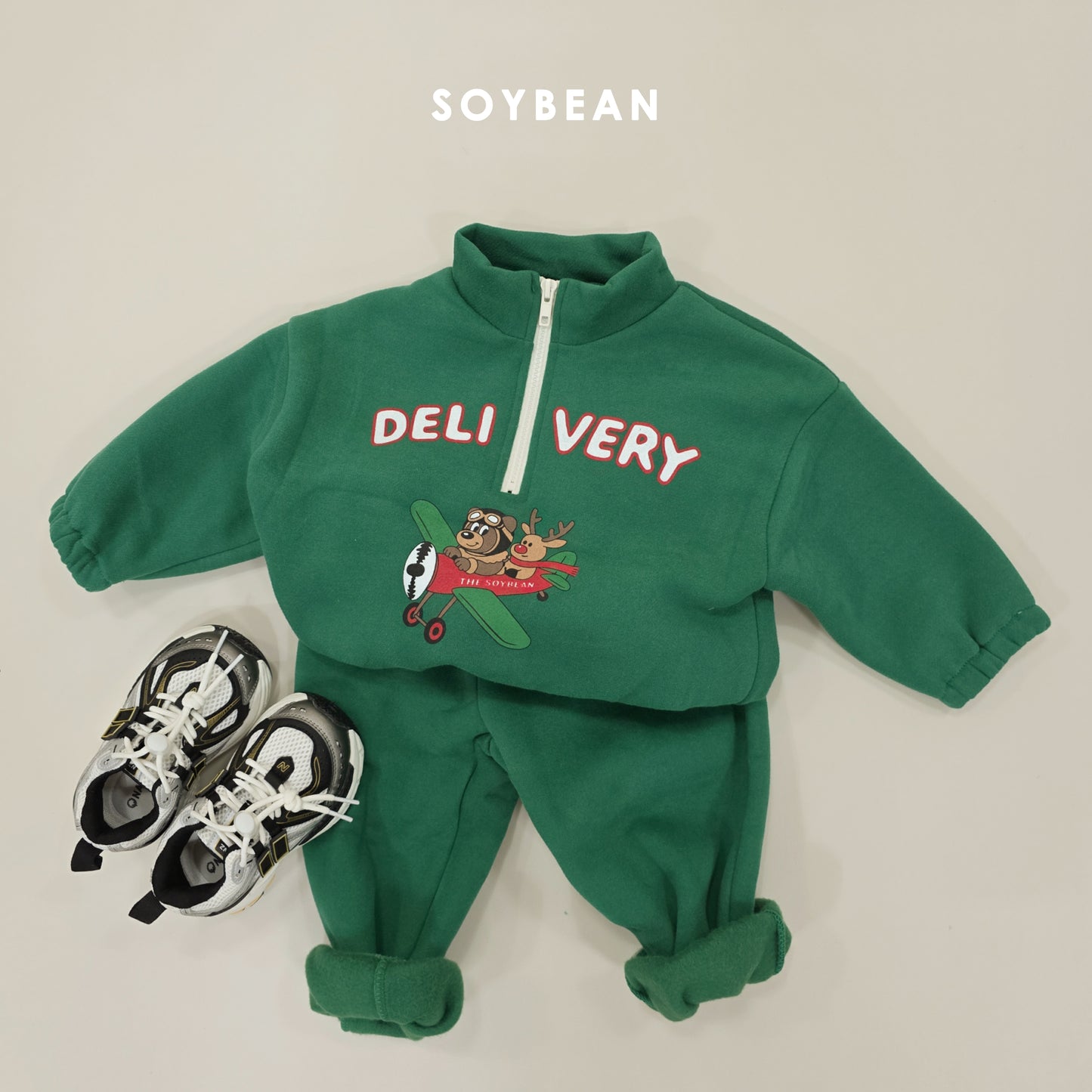 (Pre-order) Soybean Kids Winter - Flying Delivery Top & Bottom Set 플라잉딜리버리상하 (2 Colors)
