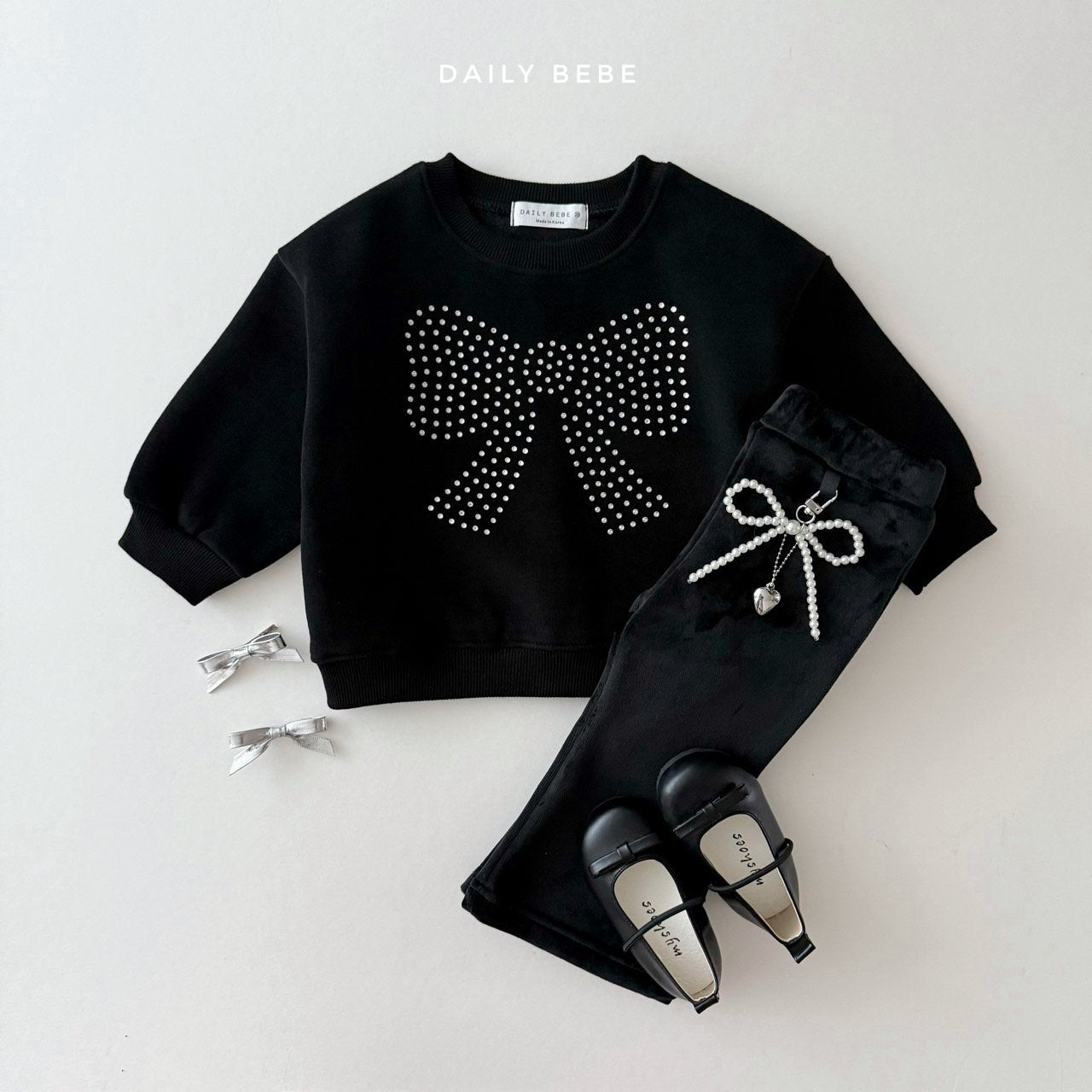 (Pre-order) Daily Bebe - Kids’ Ribbon Cubic Sweatshirt 리본 큐빅 맨투맨 (2 Colors)