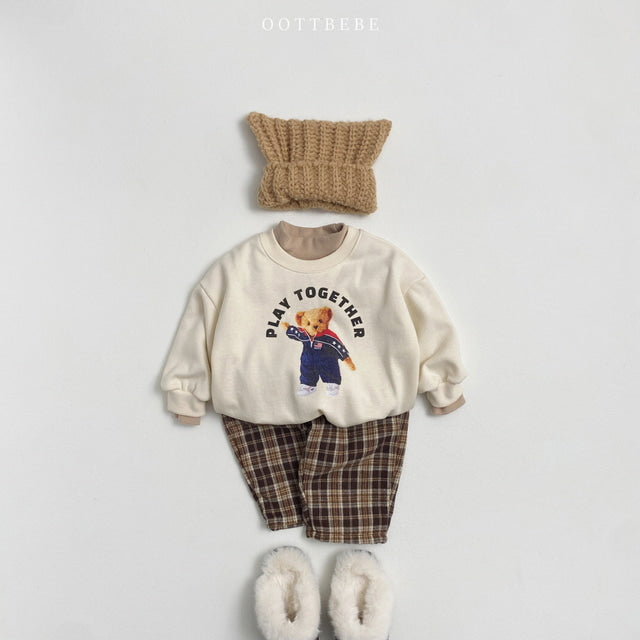 (Pre-order) OOTTBEBE - Play Together Bear Sweatshirt 플레이투게더맨투맨 (2 Colors)