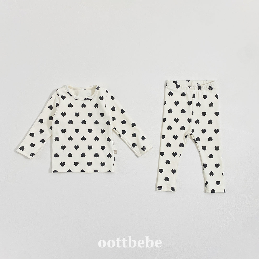 (Pre-order) OOTTBEBE Winter - Heart Pajama Set 하트실내복 (2 Colors)