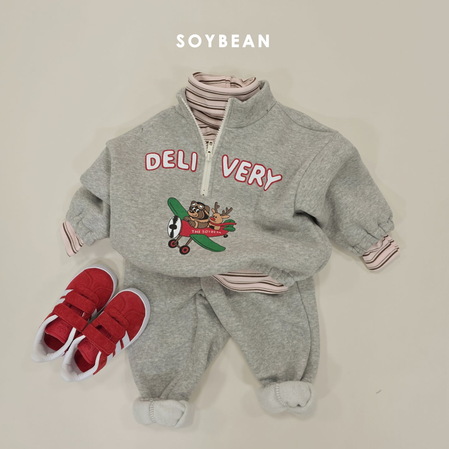 (Pre-order) Soybean Kids Winter - Flying Delivery Top & Bottom Set 플라잉딜리버리상하 (2 Colors)