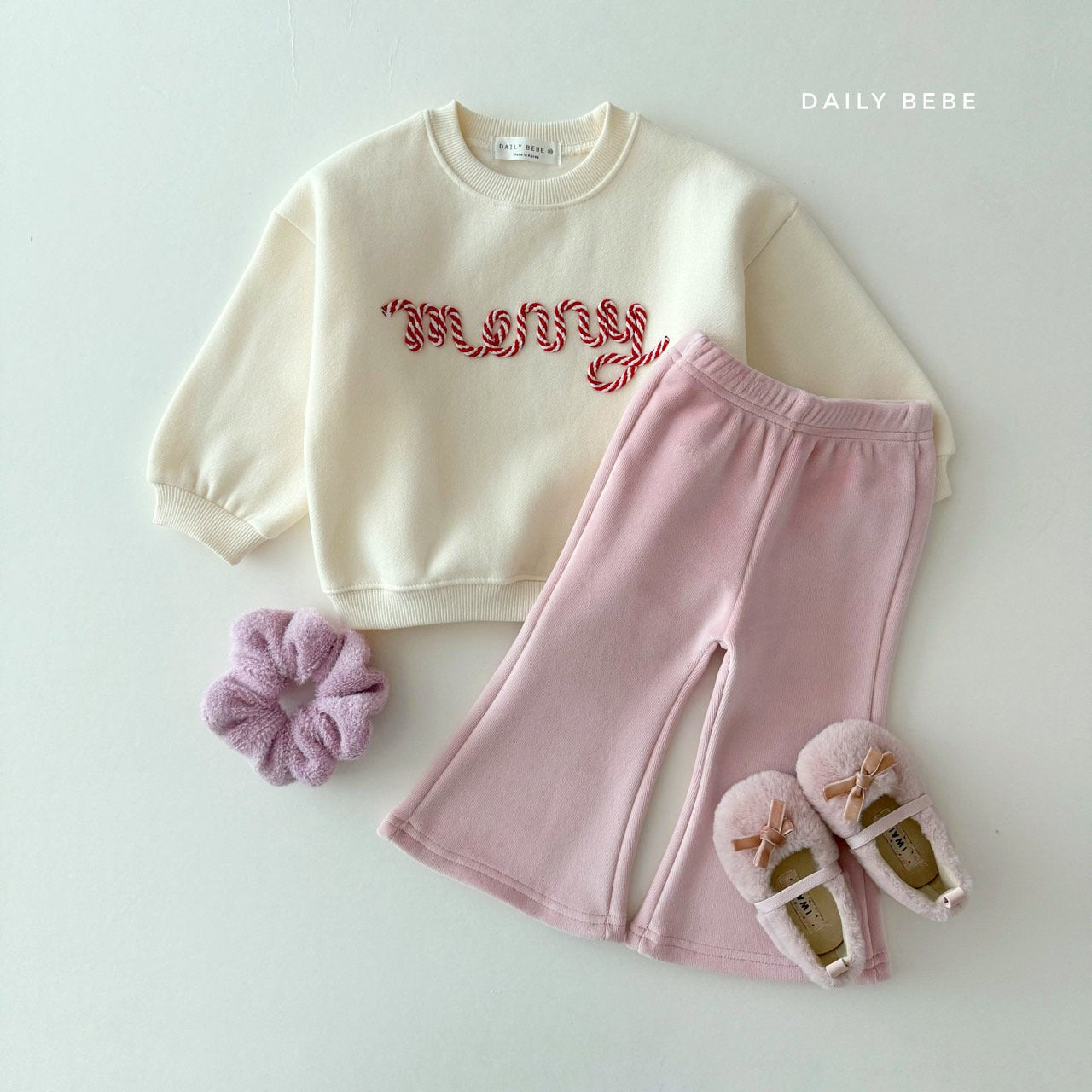 (Pre-order) Daily Bebe Winter - Kids' Embroidered Merry Candy Cane Sweatshirt 자수메리맨투맨 (2 Colors)