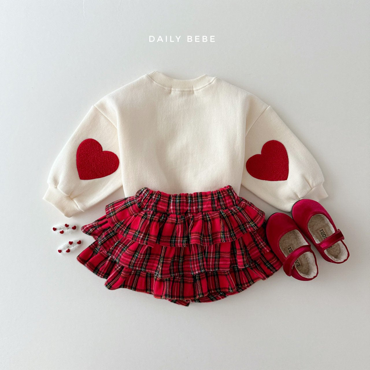 (Pre-order) Daily Bebe - Kids’ Heart Sweatshirt 하트맨투맨 (2 Colors)