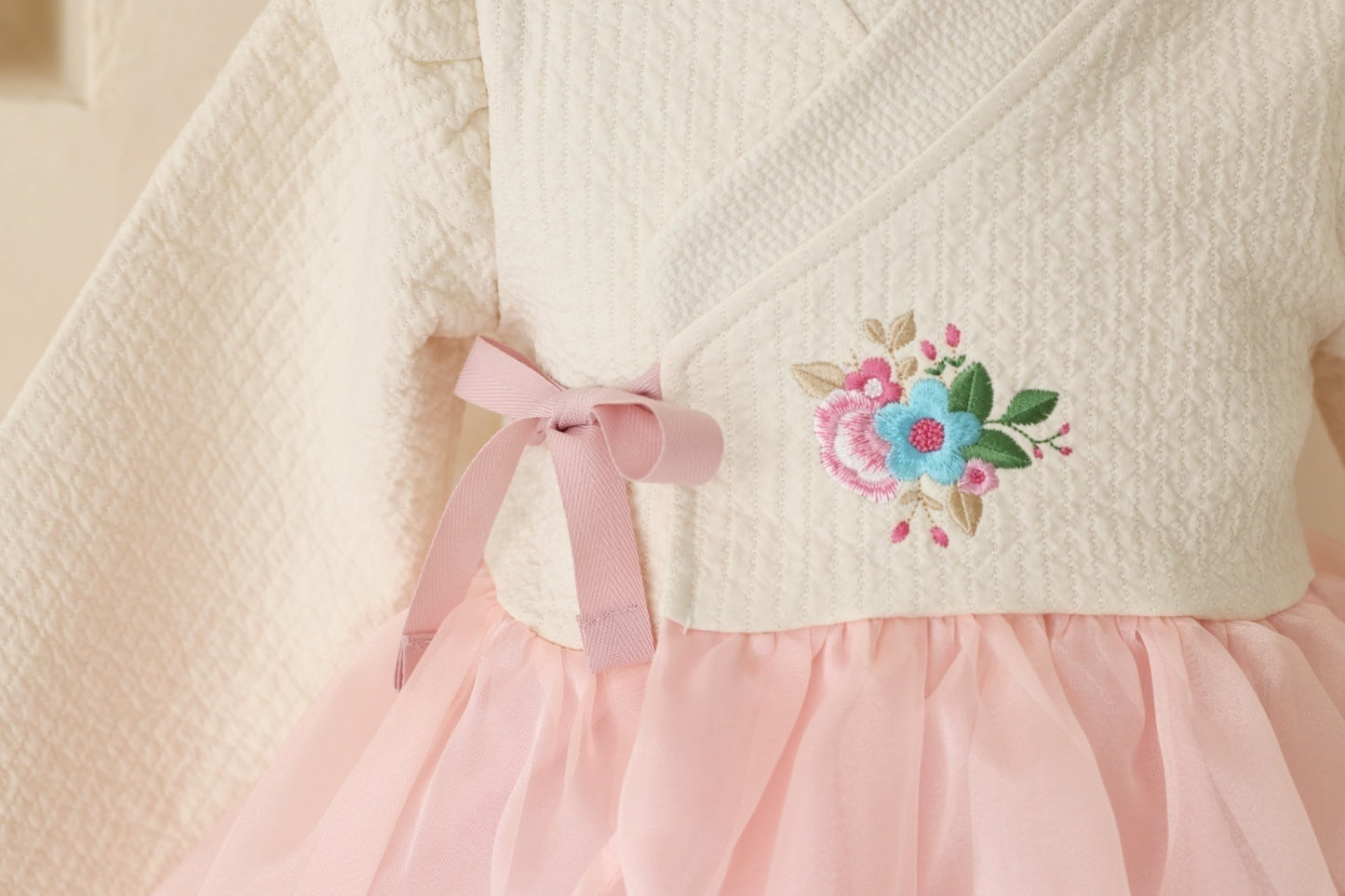 (Pre-order) bbb - Assi Hanbok 아씨한복 (Pink)