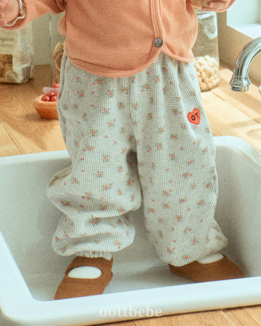 (Pre-order) OOTTBEBE - Melody Gojengi Pants 멜로디고쟁이팬츠 (4 Colors)