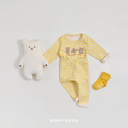 (Pre-order) OOTTBEBE Winter - Checked Bear Pajama Set 체크베어실내복 (2 Colors)