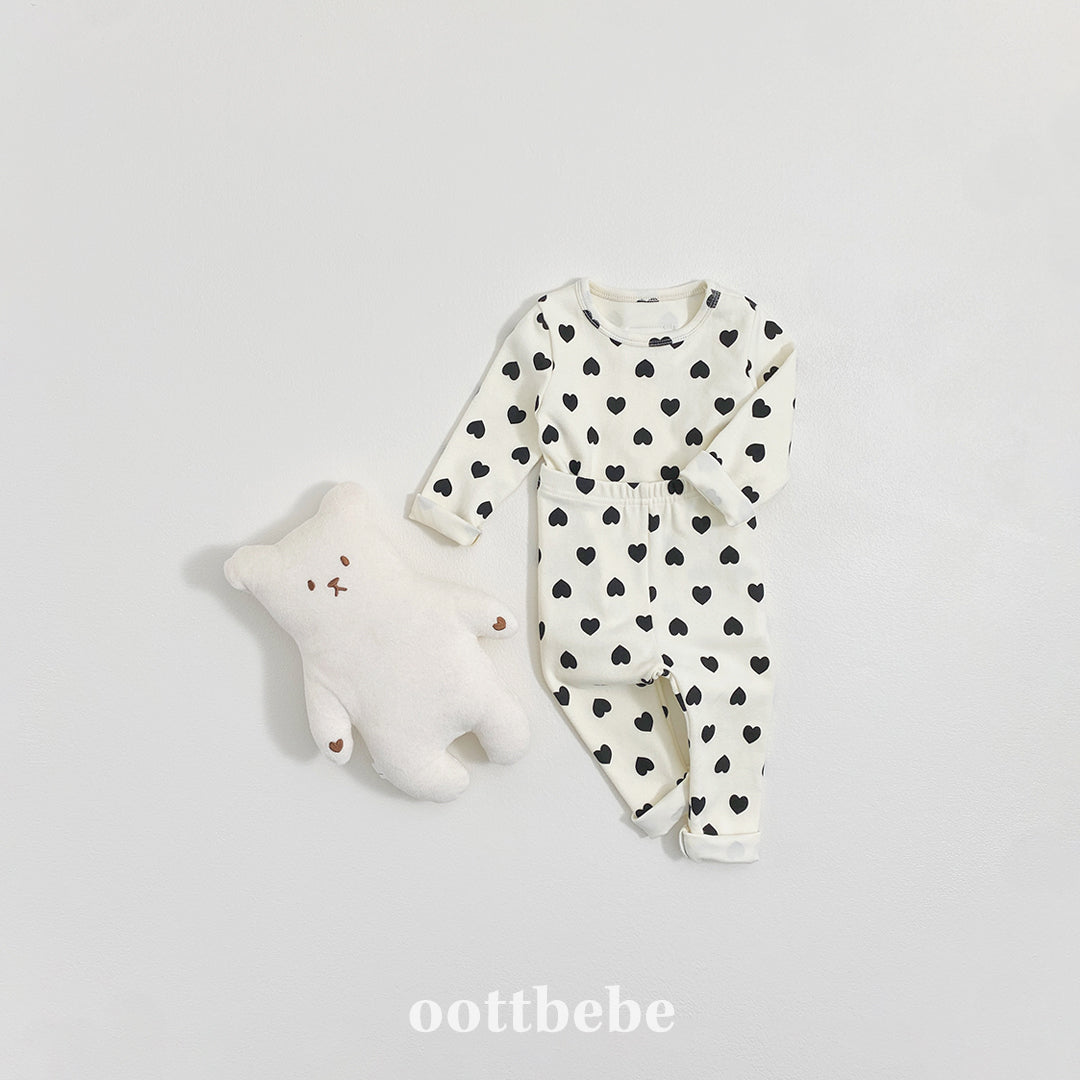 (Pre-order) OOTTBEBE Winter - Heart Pajama Set 하트실내복 (2 Colors)