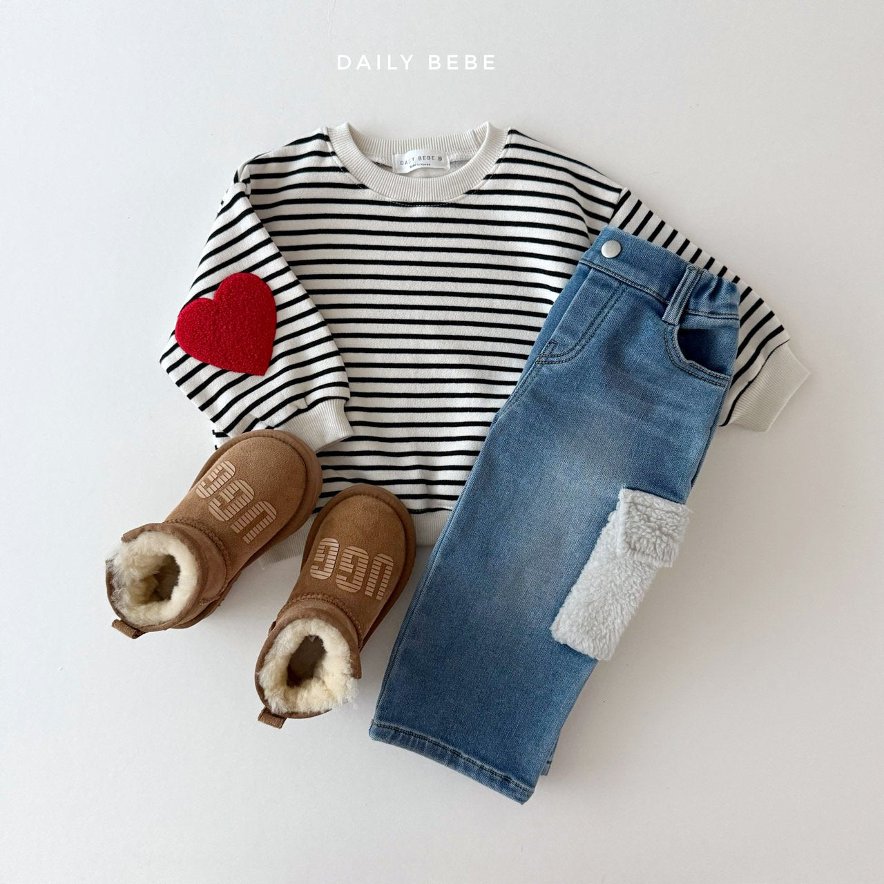 (Pre-order) Daily Bebe - Kids’ Heart Sweatshirt 하트맨투맨 (2 Colors)