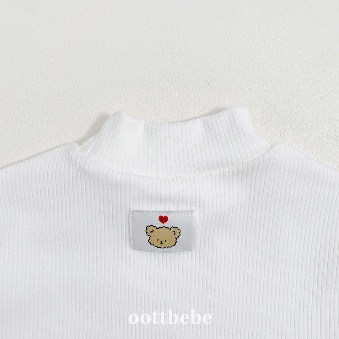 (Pre-order) OOTTBEBE Winter - Classic Turtleneck Tee 클래식폴라티 (2 Colors)