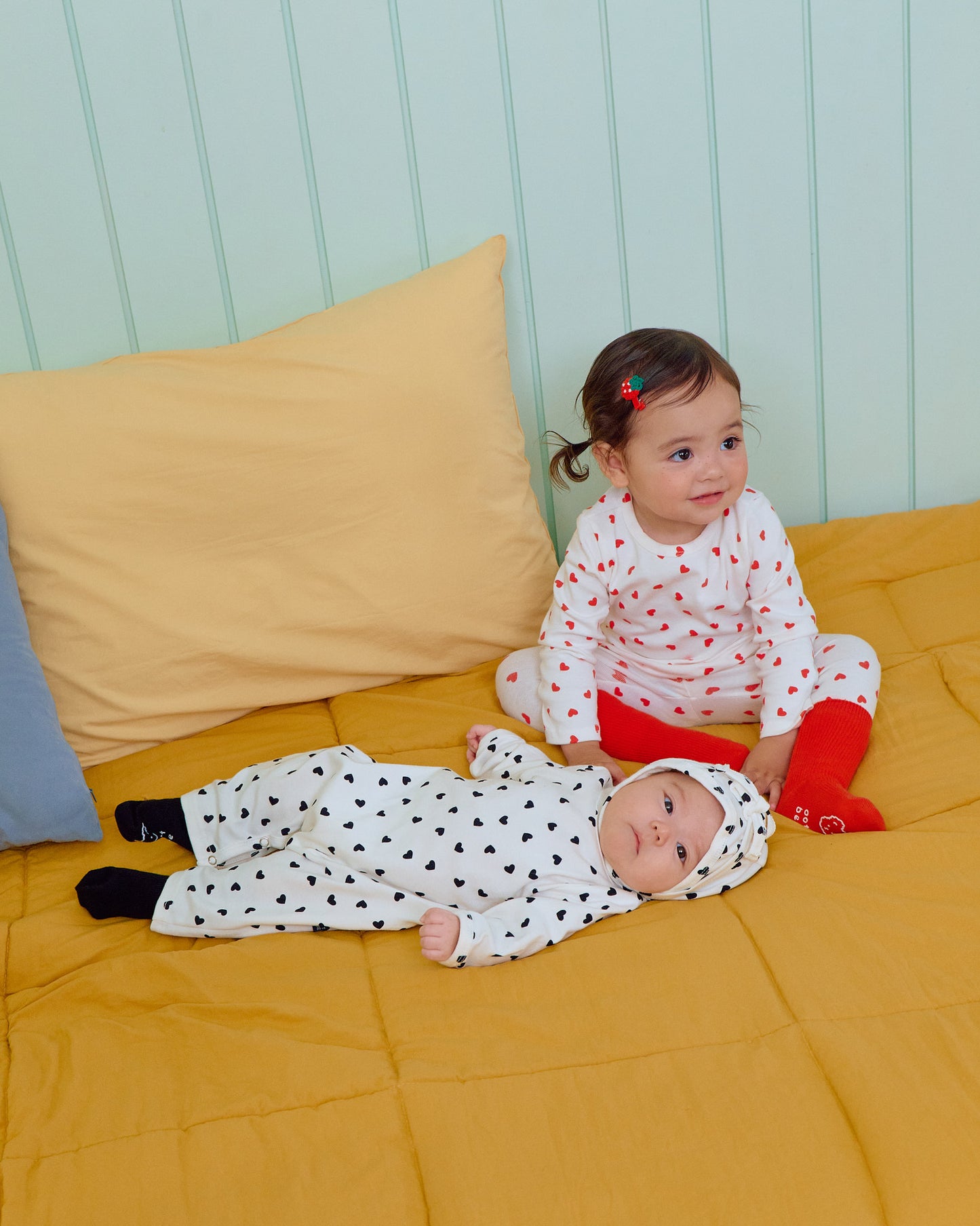 (Pre-order) OOTTBEBE Fall - Petite Heart Romper & Bonnet Set 쁘띠하트슈트세트 (2 Colors)