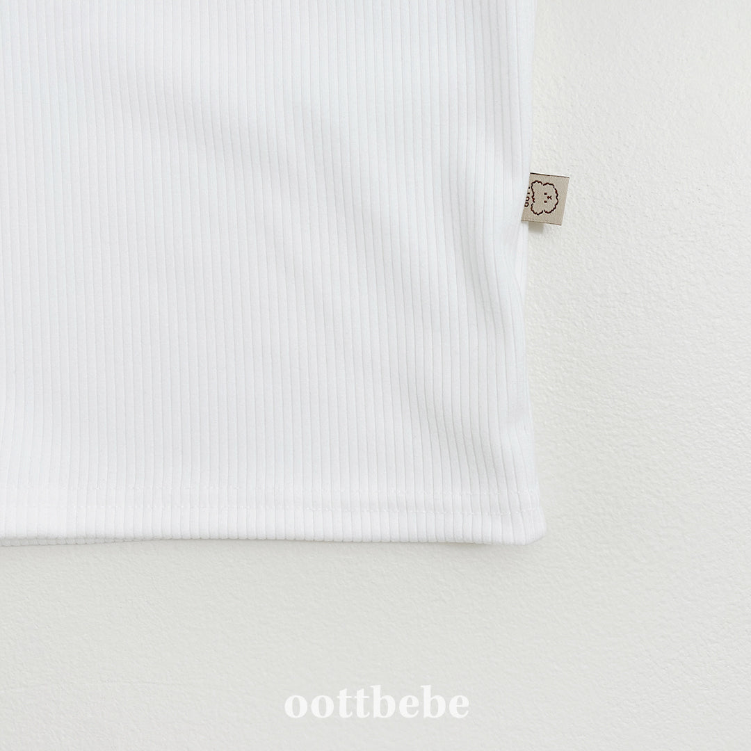 (Pre-order) OOTTBEBE Winter - Classic Turtleneck Tee 클래식폴라티 (2 Colors)
