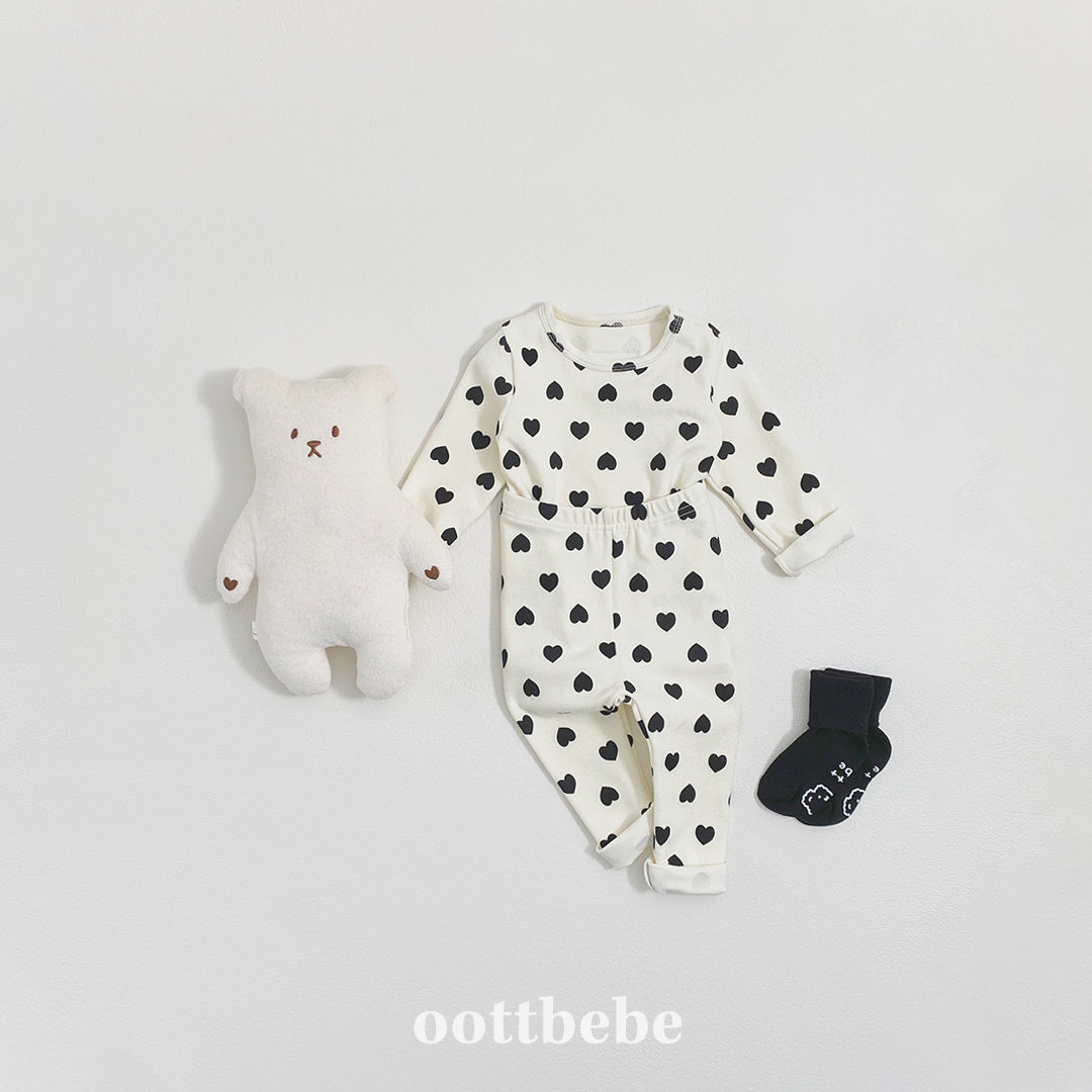 (Pre-order) OOTTBEBE Winter - Heart Pajama Set 하트실내복 (2 Colors)