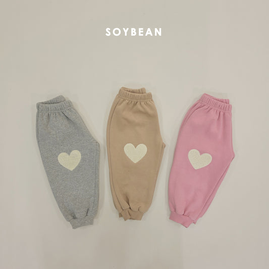 (Pre-order) Soybean Kids Winter - Heart Patch Fleece-Lined Jogger Pants 하트패치조거팬츠 (3 Colors)