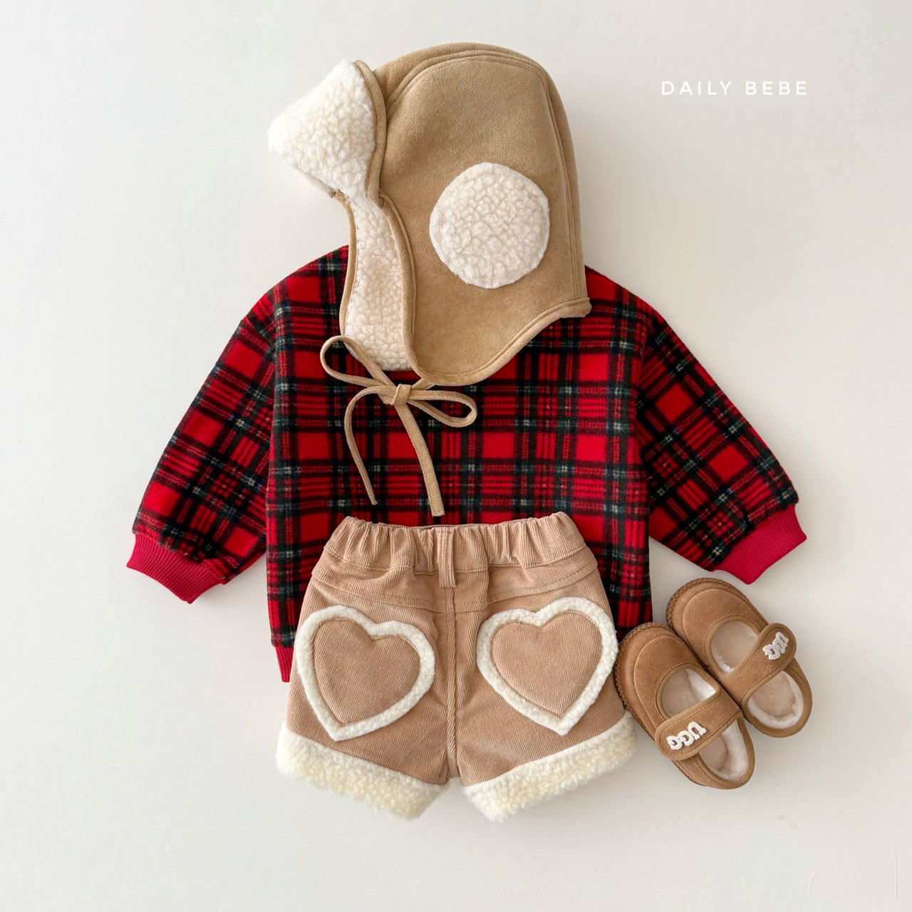 (Pre-order) Daily Bebe Winter - Kids' Fuzzy Heart Shorts 뽀글 하트 반바지 (2 Colors)