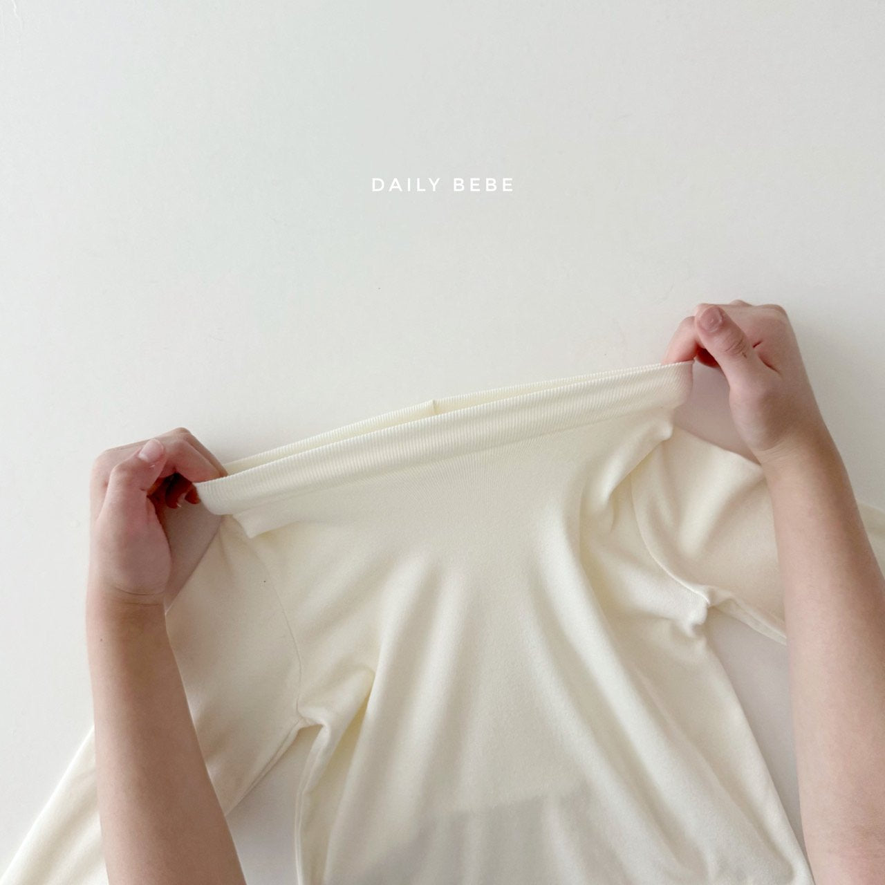 (Pre-order) Daily Bebe Winter- Kids' Basic Mock-Neck Top 베이직 반목티 (2 Colors)