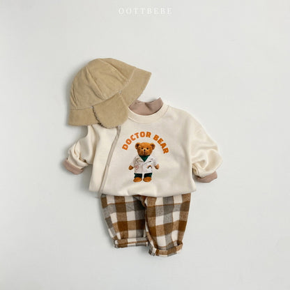 (Pre-order) OOTTBEBE - Dr. Bear Cozy Sweatshirt 닥터베어맨투맨 (2 Colors)