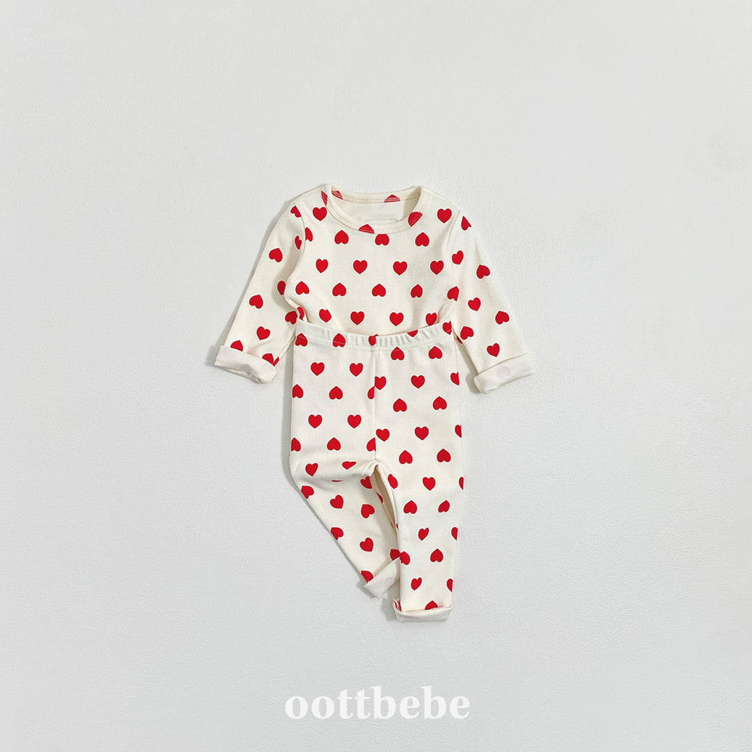 (Pre-order) OOTTBEBE Winter - Heart Pajama Set 하트실내복 (2 Colors)