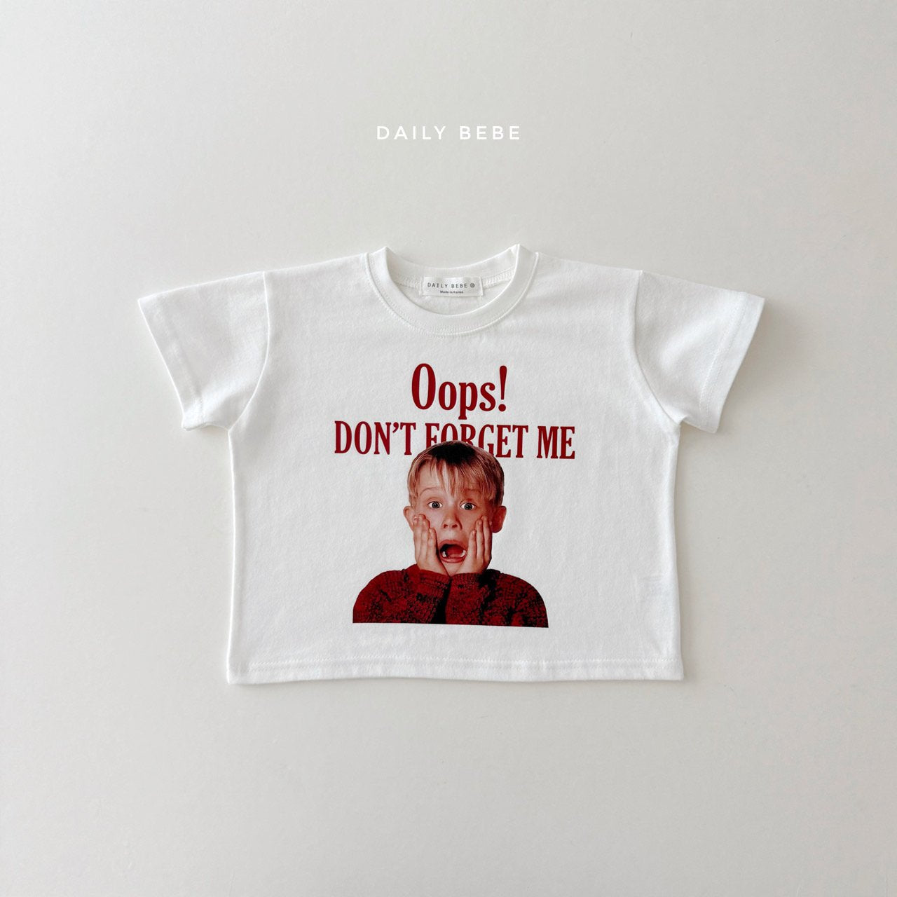 (Pre-order) Daily Bebe Winter - (Adult) Kevin Holiday Graphic Tee 케빈 반팔티