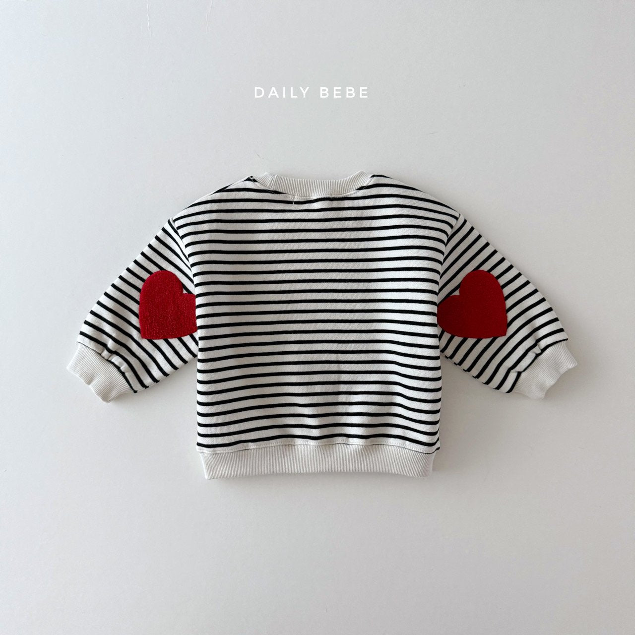 (Pre-order) Daily Bebe - Kids’ Heart Sweatshirt 하트맨투맨 (2 Colors)