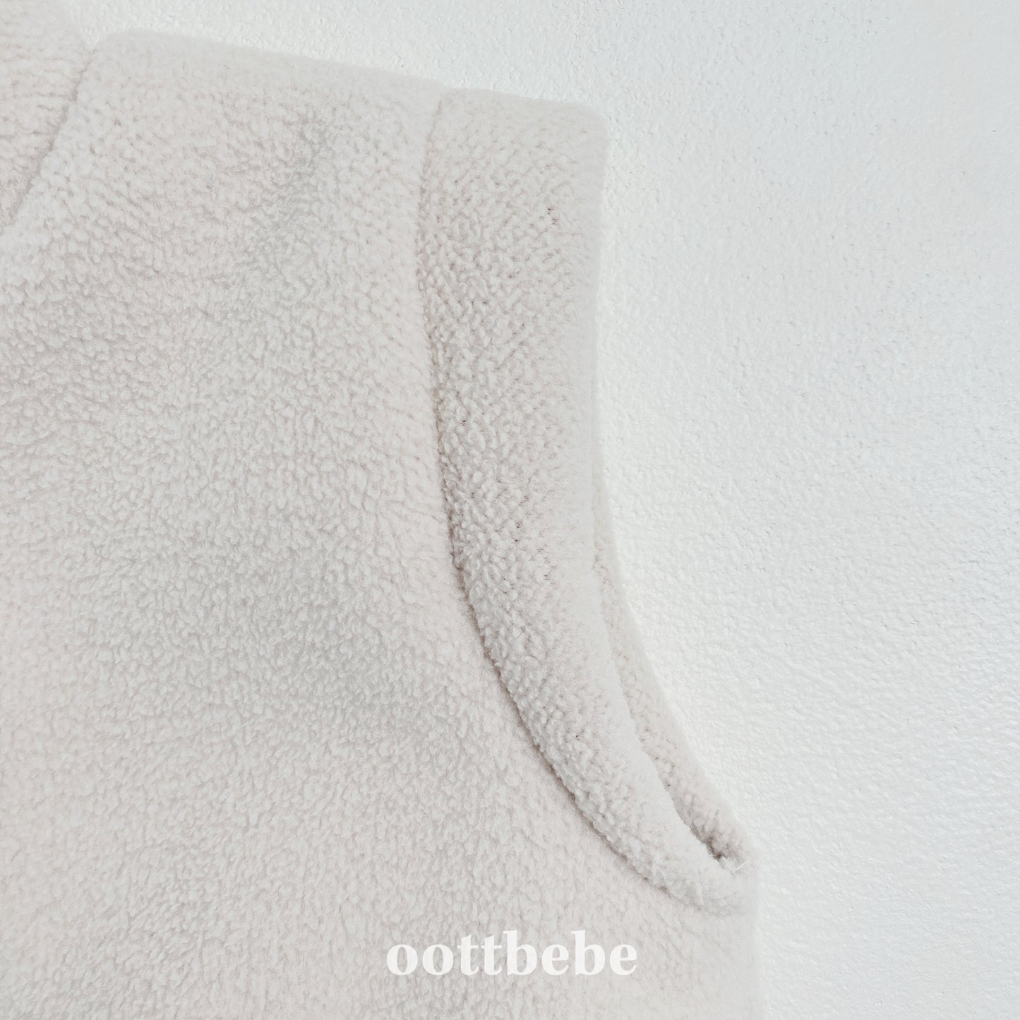 (Pre-order) OOTTBEBE Winter - Fleece Manta Vest 후리스가오리조끼 (3 Colors)