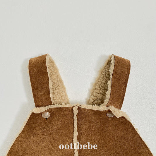 (Pre-order) OOTTBEBE Winter - Mustang Short Overall 무스탕숏오버롤