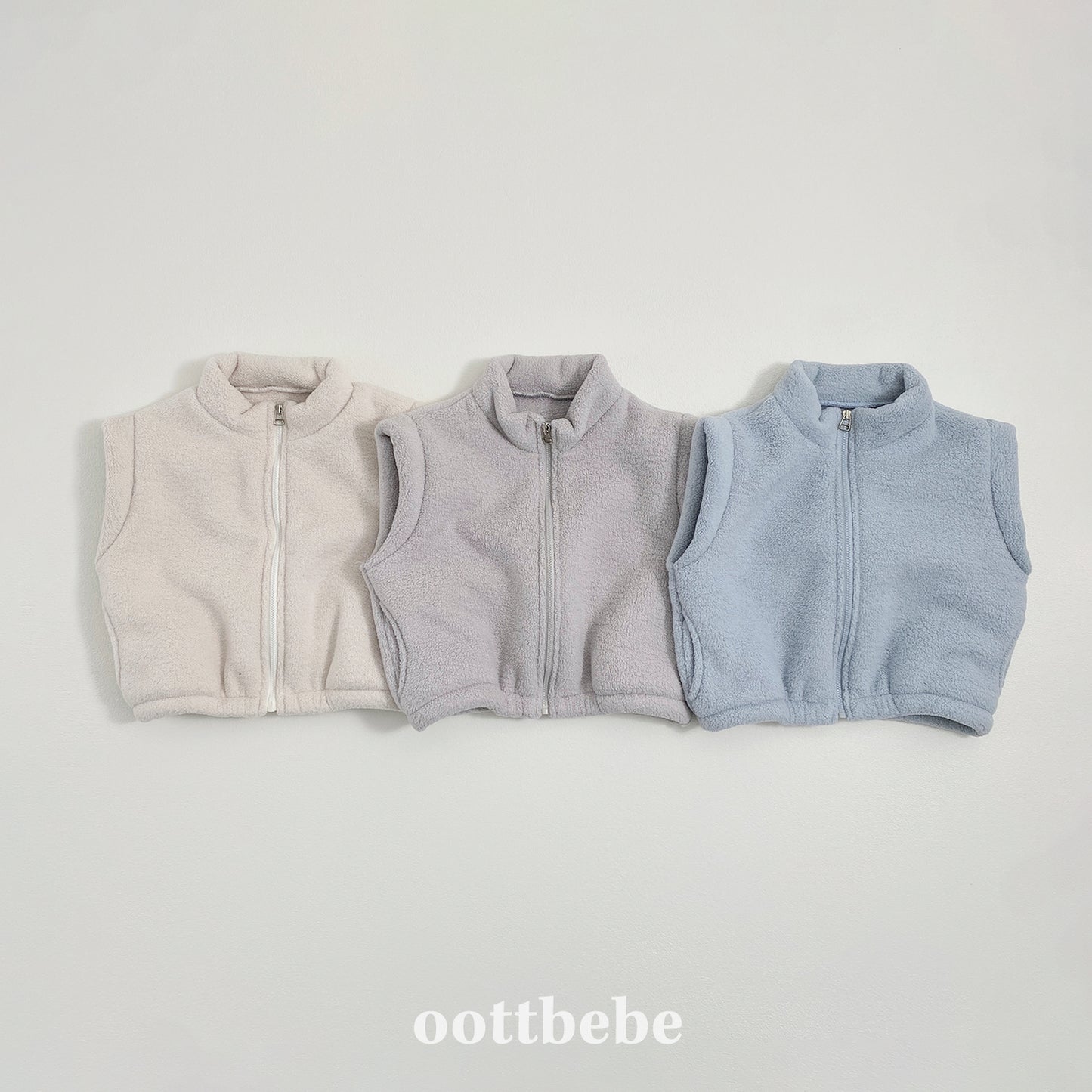 (Pre-order) OOTTBEBE Winter - Fleece Manta Vest 후리스가오리조끼 (3 Colors)