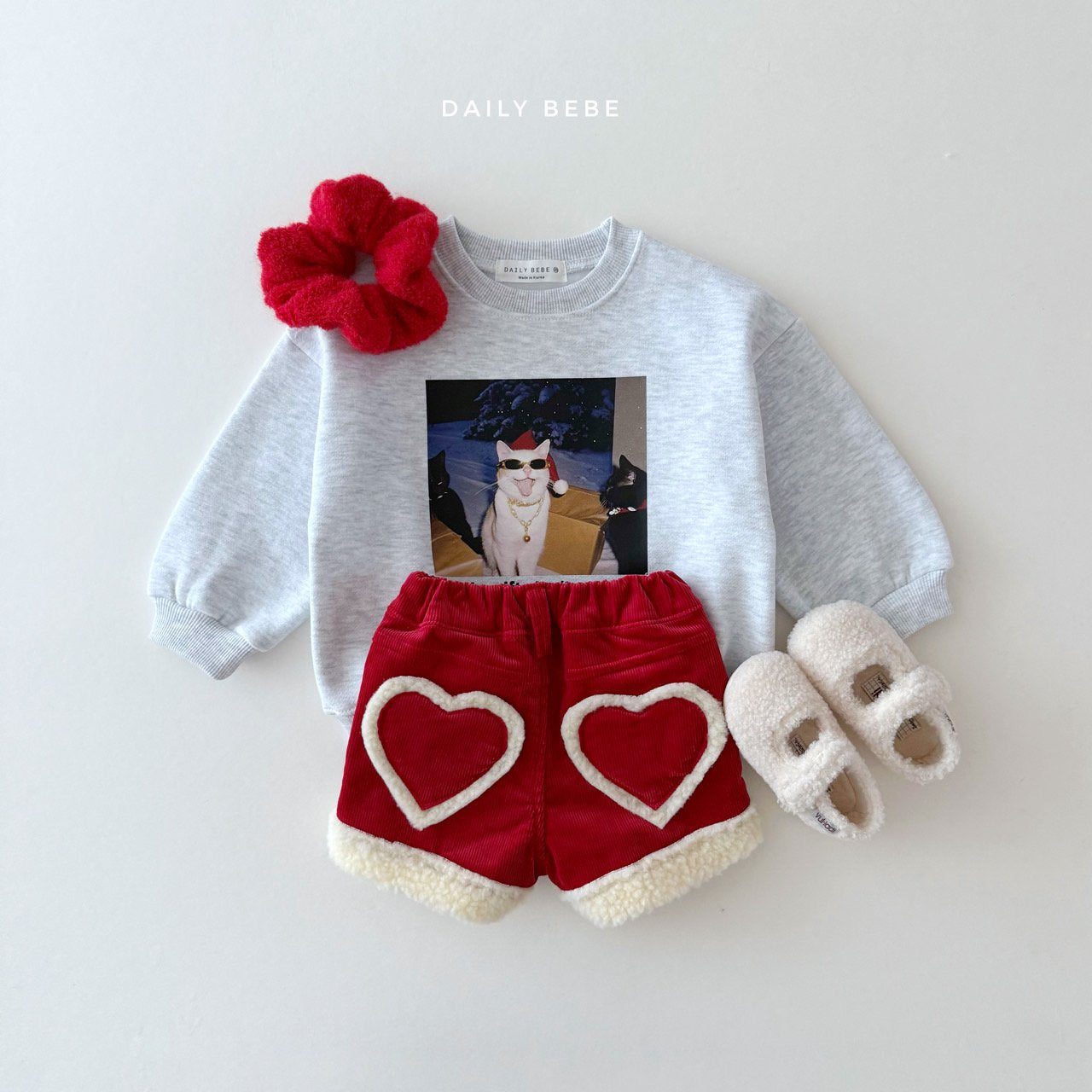 (Pre-order) Daily Bebe Winter - Kids' Santa Kitty Graphic Sweatshirt 산타냥이 맨투맨