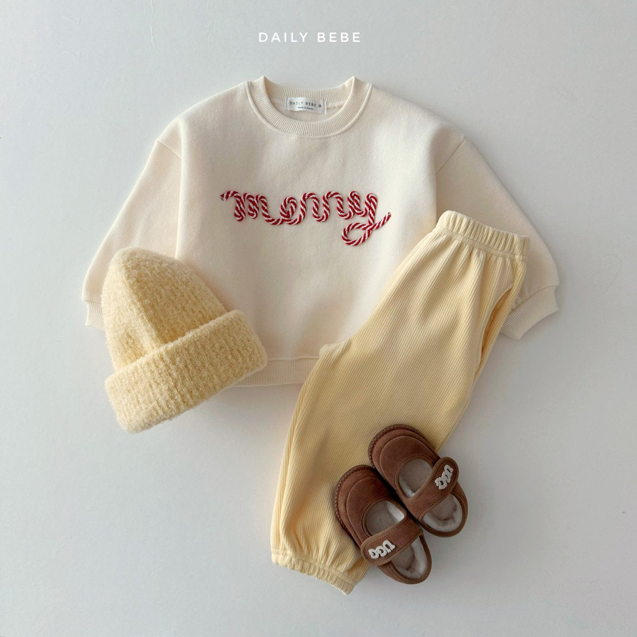 (Pre-order) Daily Bebe Winter - Kids' Embroidered Merry Candy Cane Sweatshirt 자수메리맨투맨 (2 Colors)