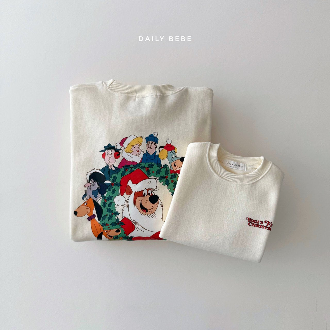 (Pre-order) Daily Bebe Winter - Kids' Wreath Christmas Sweatshirt 리스 맨투맨